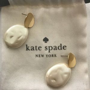Kate Spade freshwater pearl earrings! Worn once.